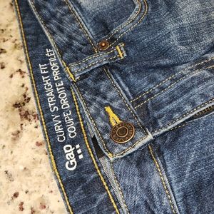 GAP MED WASH DENIM JEANS STRAIGHT LEG CURVY SIZE 10 SHORT 30 IN WAIST US